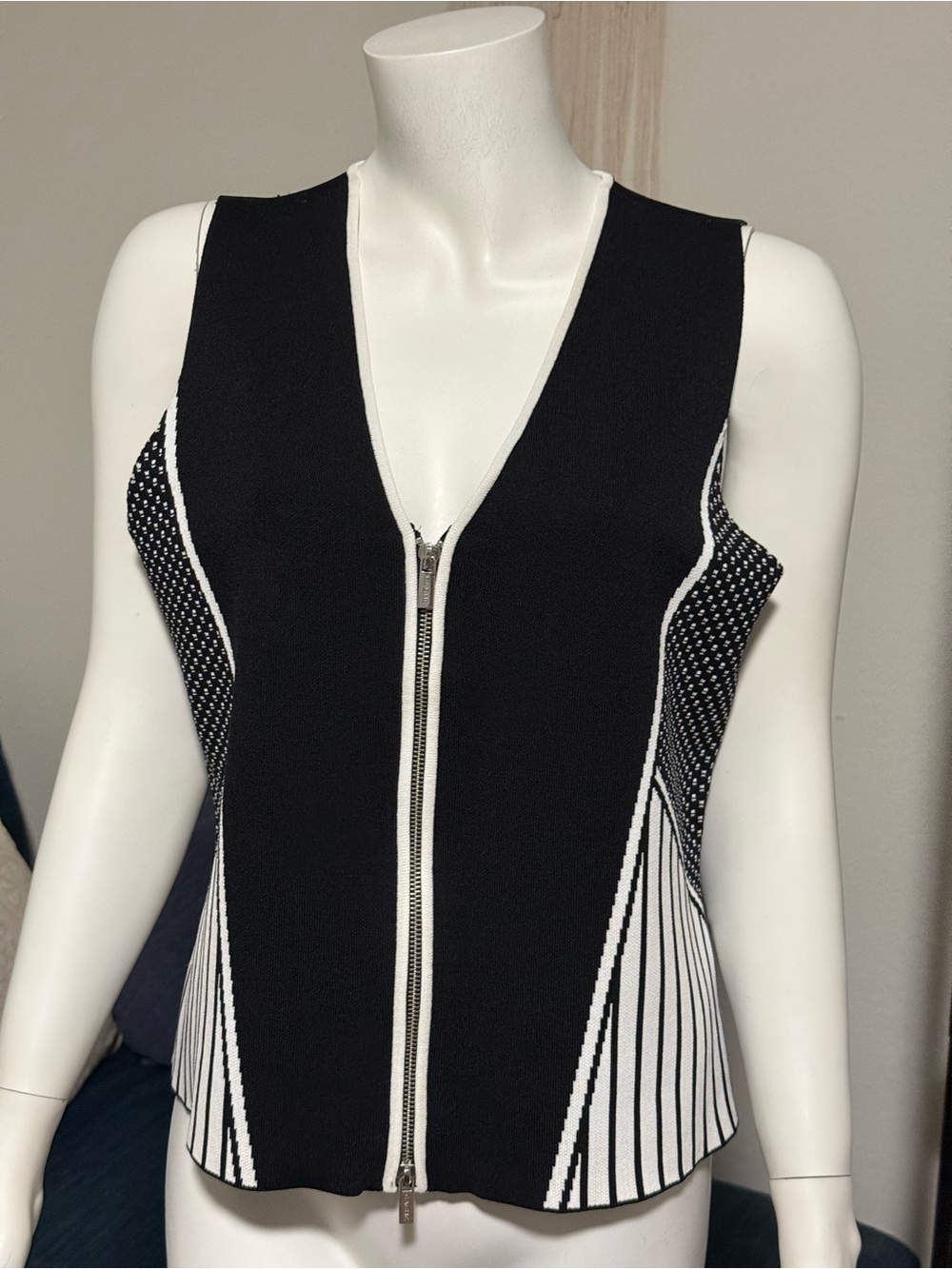 Black and White Zip-Front Sleeveless Knit Top